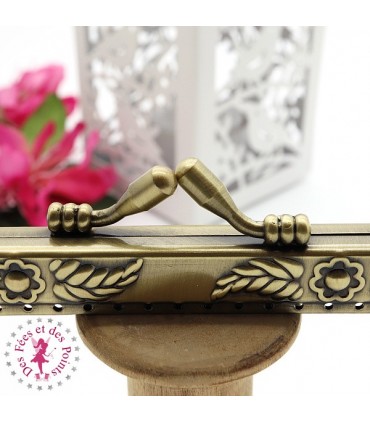 Fermoir métallique rectangulaire - Embossage fleuri - 12 cm - Bronze antique