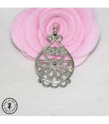Pendentif "Ovale en dentelle"