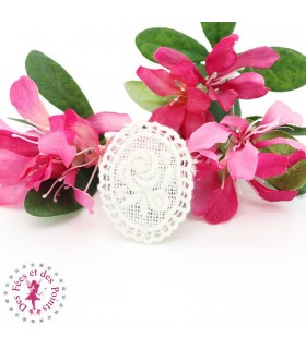 Motif en dentelle - Médaillon ovale Rose délicate