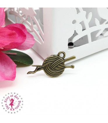 Charm / Pendentif "Pelote de Laine"