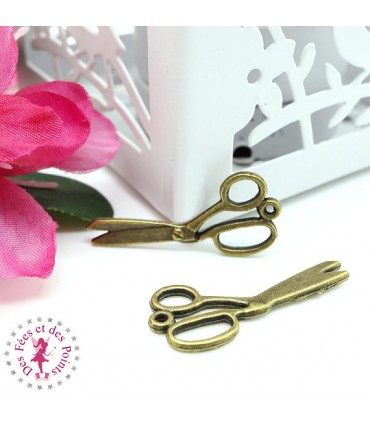 Charm / Pendentif "Ciseaux de couturière"