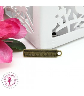 Charm / Pendentif "Règle"