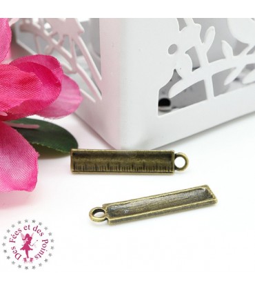 Charm / Pendentif "Règle"