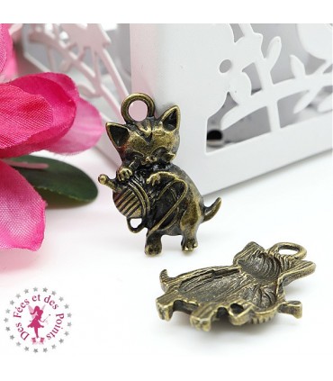 Charm / Pendentif "Chaton joueur"