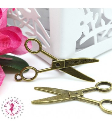 Charm / Pendentif "Ciseaux de couture"