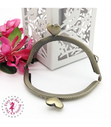 Fermoir métallique arrondi - Coeur - Gravé - 8.5 cm - Bronze antique