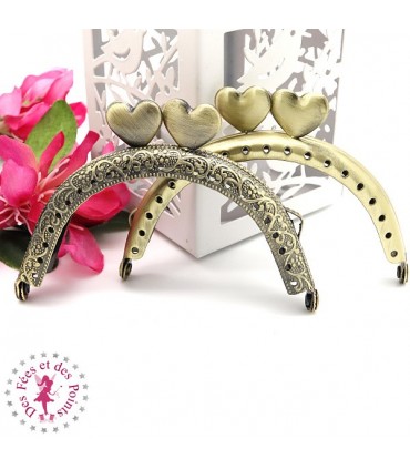 Fermoir métallique arrondi - Coeur - Gravé - 8.5 cm - Bronze antique