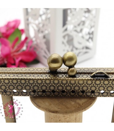 Fermoir métallique carré - Jambettes - 7 cm - Gravé - Bronze antique