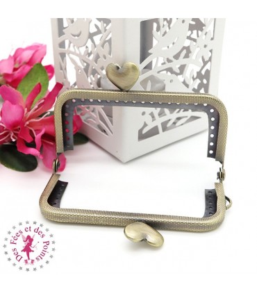 Fermoir métallique rectangulaire - Coeur - 8 cm - Gravé - Bronze antique