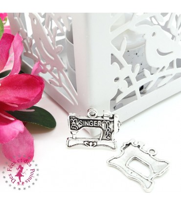 Charm / Pendentif "Machine à coudre Singer"
