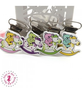 Pince en bois - Nounours sur cheval à bascule