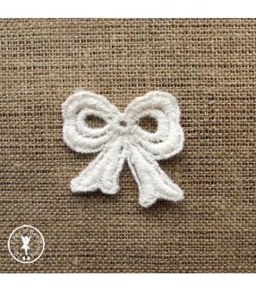 Motif en dentelle - Petit Noeud