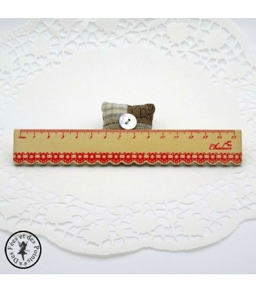 Règle en bois dentelle - Naturel - Décor Rouge