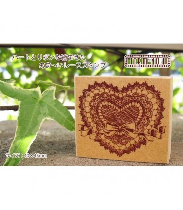 Coeur de Dentelle avec Noeud