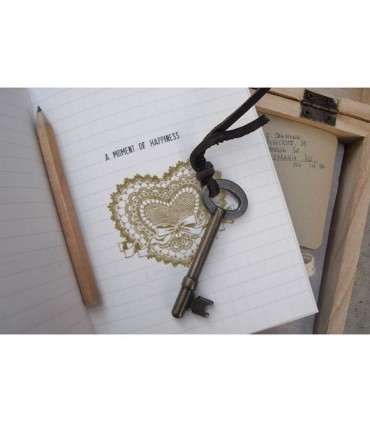 Coeur de Dentelle avec Noeud